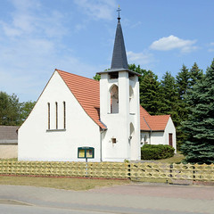 Katholische Kirche Hl. Geist, geweiht 1934 -  Fotos von der Stadt Lychen im Landkreis Uckermark in Brandenburg.