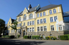 Rivius-Gymnasium am Westwall - Fotos von Attendorn, Hansestadt im Kreis Olpe in Nordrhein-Westfalen.