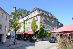 Außengastronomie in der Niedersten Straße  - Fotos von Attendorn, Hansestadt im Kreis Olpe in Nordrhein-Westfalen.