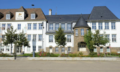 Grundschule Sonnenschule am Westwall - Fotos von Attendorn, Hansestadt im Kreis Olpe in Nordrhein-Westfalen.