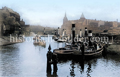 Schlepper auf der Spree beim Mühlendamm (ca. 1905)  - historische Motive von Berlin.