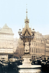 Historisches Foto vom Vierländerinbrunnen am Messberg in der Hamburger Altstadt - Entwurf F. A. Meyer, Anfertigung der Figuren Bildhauer Engelbert Pfeiffer 1878