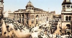 Pferdefuhrwerke mit Ladungen vor der Zentralmarkthalle (ca. 1905) - historische Motive von Berlin.