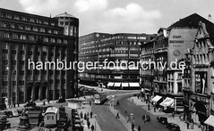 Historische Ansicht vom Deutschlandhaus, erbaut 1929 nach Entwürfen der Architekten Fritz Block und Ernst Hochfeld - Bürohaus mit Lichtspieltheater, Kaufhaus und Ladenpassage - Kinos in der Hansestadt Hamburg.