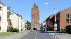 Louisentor, historische Stadtbefestigung / Neubauten - Fotos von Demmin, Hansestadt im Landkreis Mecklenburgische Seenplatte  in Mecklenburg-Vorpommern.