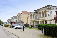 Villen im Stile der Bäderarchitektur  an der Hauptstraße - Fotos vom Seebad Zempin auf der Insel Usedom, Landkreis Vorpommern Greifswald im Bundesland Mecklenburg-Vorpommern.