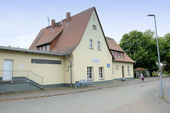 Bahnhofsgebäude mit Satteldach - Fotos vom Seebad Zempin auf der Insel Usedom, Landkreis Vorpommern Greifswald im Bundesland Mecklenburg-Vorpommern.