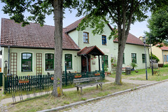 Ehemaliger Landgasthof / Restaurant Kleine Schorfheide, jetzt Wohnhaus - Fotos aus Annenwalde,  Gemeindeteil im Ortsteil Densow der Stadt Templin im Landkreis Uckermark in Brandenburg.