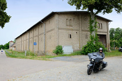 Backsteinscheune / Stallungen - Fotos aus Annenwalde,  Gemeindeteil im Ortsteil Densow der Stadt Templin im Landkreis Uckermark in Brandenburg.