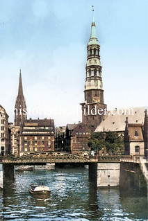 Blick über die Brooksbrücke und den Zollkanal zum Steckelhörnfleet und der St. Katharinenkirche; lks der Kirchturm der Nikolaikirche  -  historische Fotos aus dem Hamburger Stadtteil Altstadt, Bezirk Hamburg Mitte.